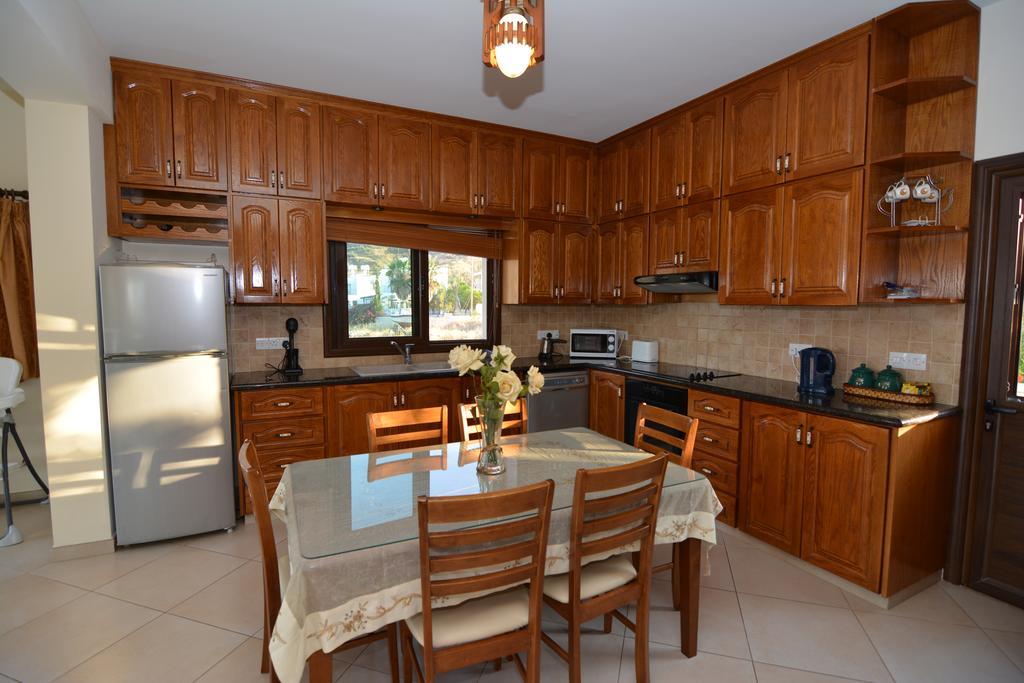 Kalli Villa Pomos Rum bild