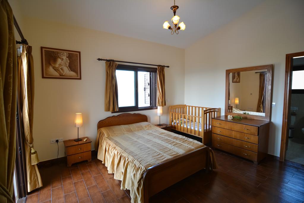 Kalli Villa Pomos Rum bild
