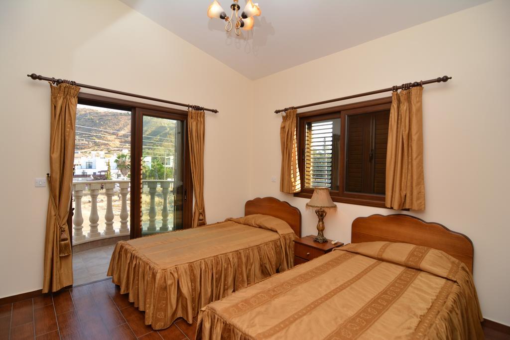 Kalli Villa Pomos Rum bild