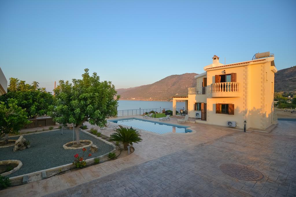 Kalli Villa Pomos Rum bild